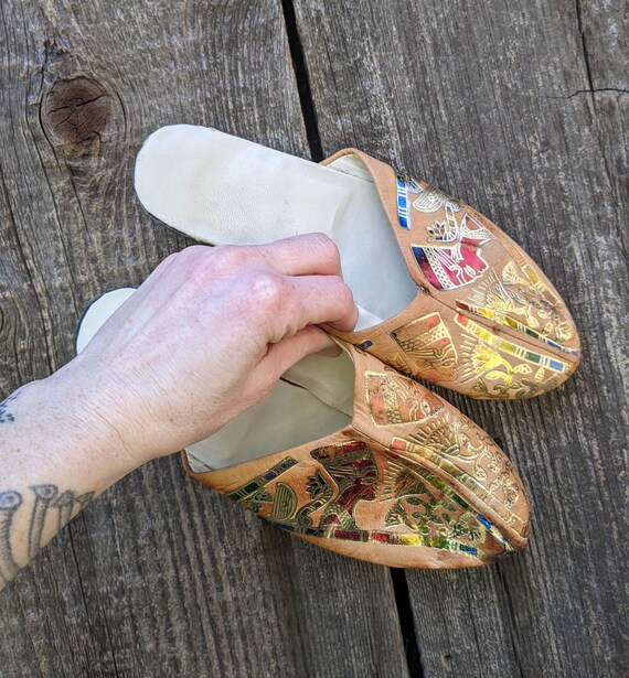 80s vintage leather metallic Egypt slippers house… - image 3