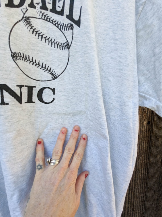 80s vintage baseball clinic t shirt / single stit… - image 2