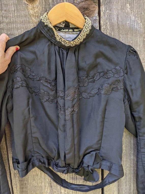 Antique Edwardian Bodice Blouse: Black Floral Embroidered Lace