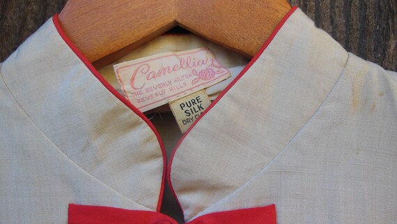 1920s vintage beige silk tunic / red frog closure… - image 3