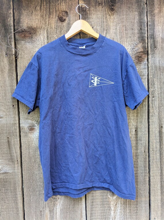 90s vintage Island Yacht Club t shirt / single sti