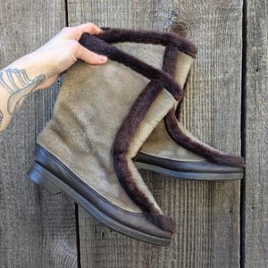 70s vintage Snowland faux fur boots 7 / Muk Luks warm winter pull on ankle boots shoes / boho bohemian hippie hipster festival statement