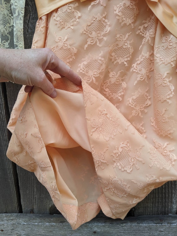 60s vintage ice cream lace dress / peach satin bo… - image 6