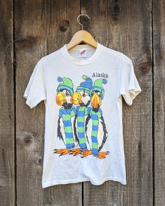 80s vintage Alaska t shirt / 1988 puffin bird trav