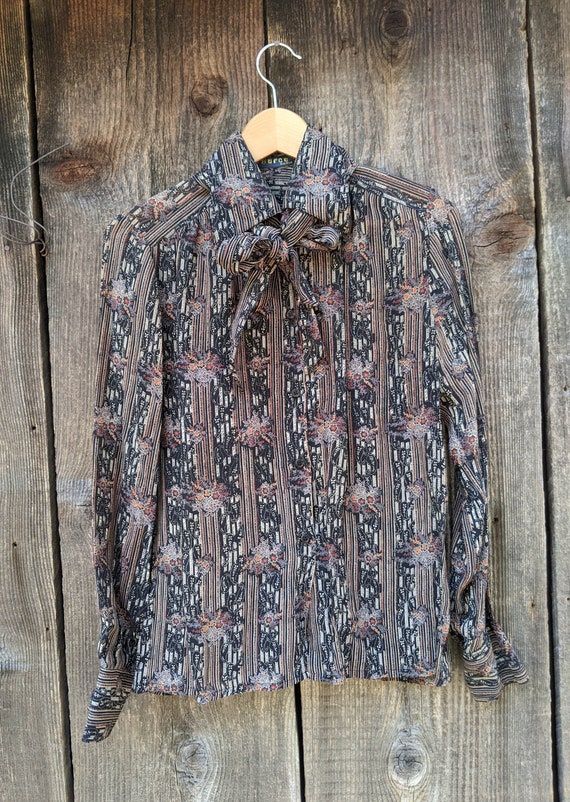 70s vintage ascot blouse / floral striped geometri