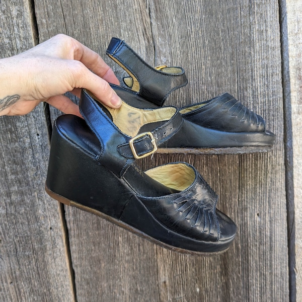 70s style platform sandals