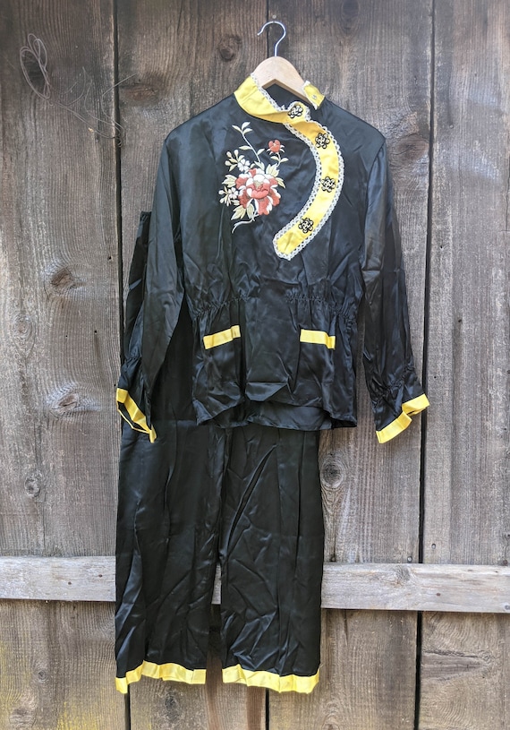 40s vintage black yellow embroidered pajama set / 