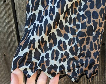 50s vintage leopard print bloomers / Vanity Fair animal print cheetah nylon lingerie shorts / pin up glam rockabilly retro elastic waist 6 S