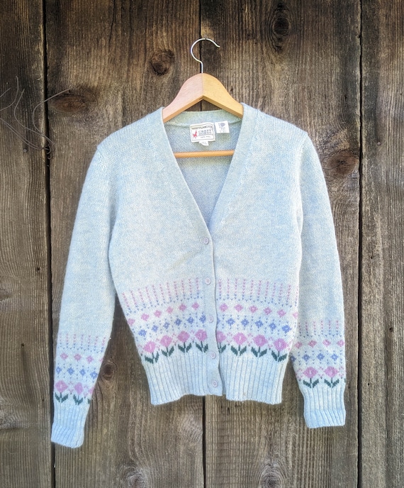 70s vintage wool floral cardigan sweater / slate blue gray knit Shetlander Crazy Horse M / cottagecore rustic cottage chic geometric boho