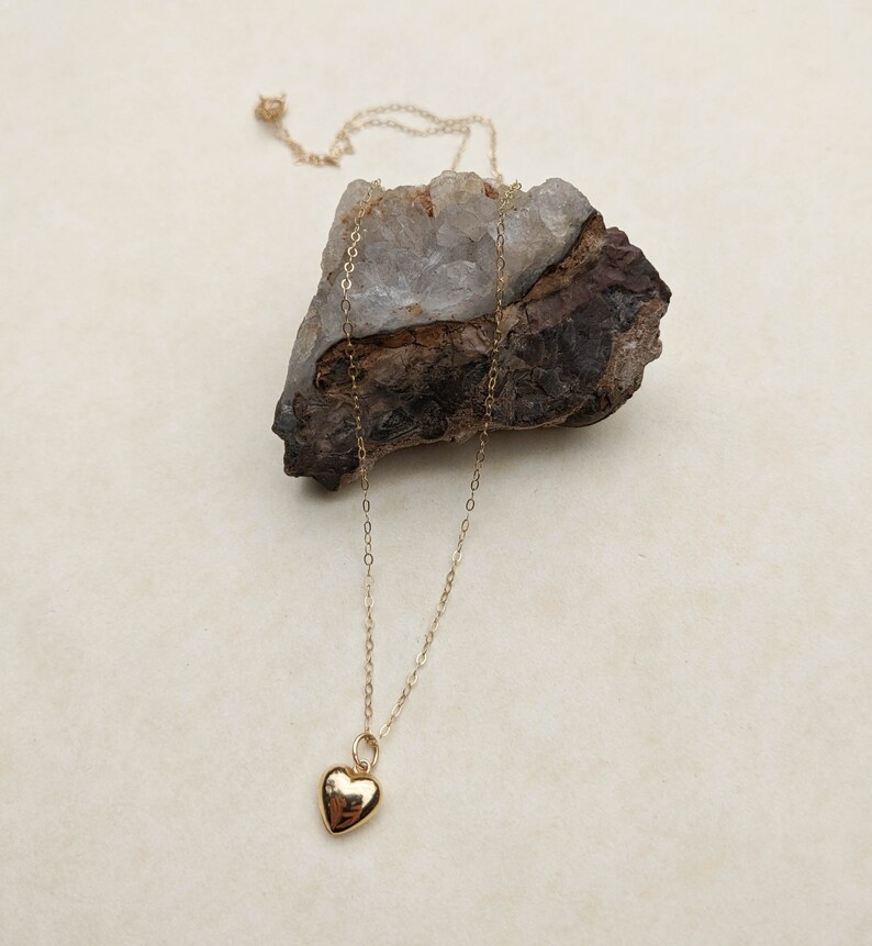 90s vintage 14k gold heart necklace / 14 karat pendant minimal delicate / hipster Lolita boho simple elegant / love friendship romantic gift image 4