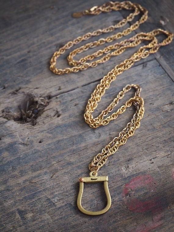 Vintage charm holder Gem