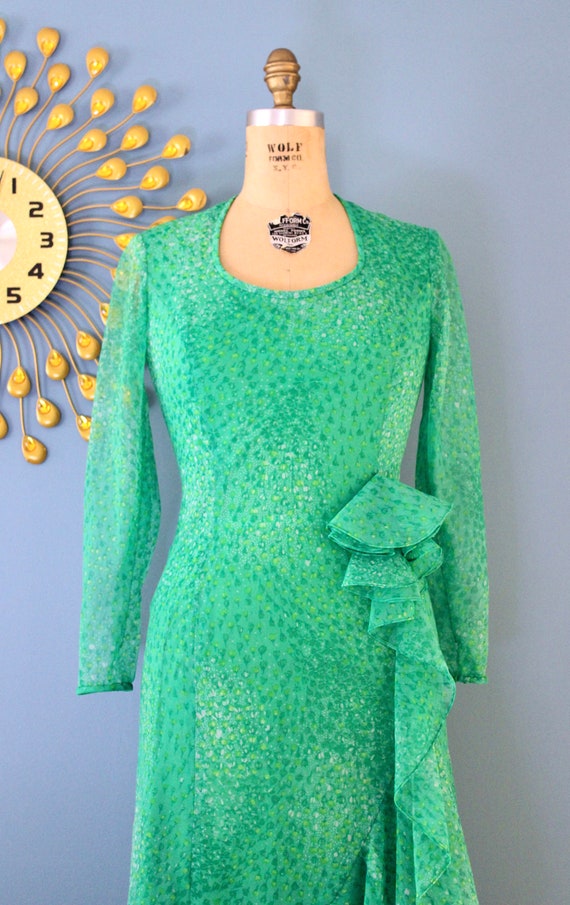 Vintage 1970s Green Midi Dress with Waterfall Ruf… - image 3