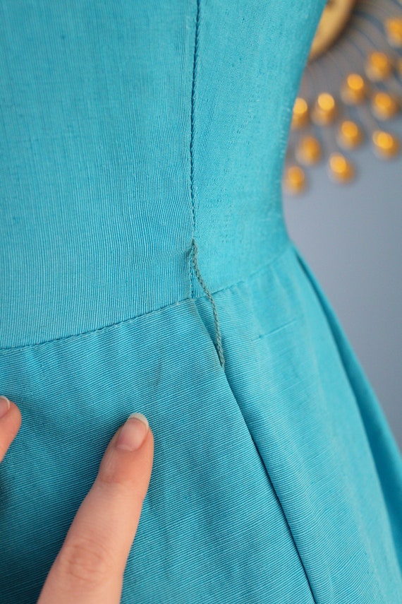 Vintage 1950s Bright Turquoise Blue Fit-and-Flare… - image 7
