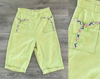 Vintage 1950s Capris // 50s chartreuse sanforized cotton sportswear clam diggers with pink plaid pockets // M