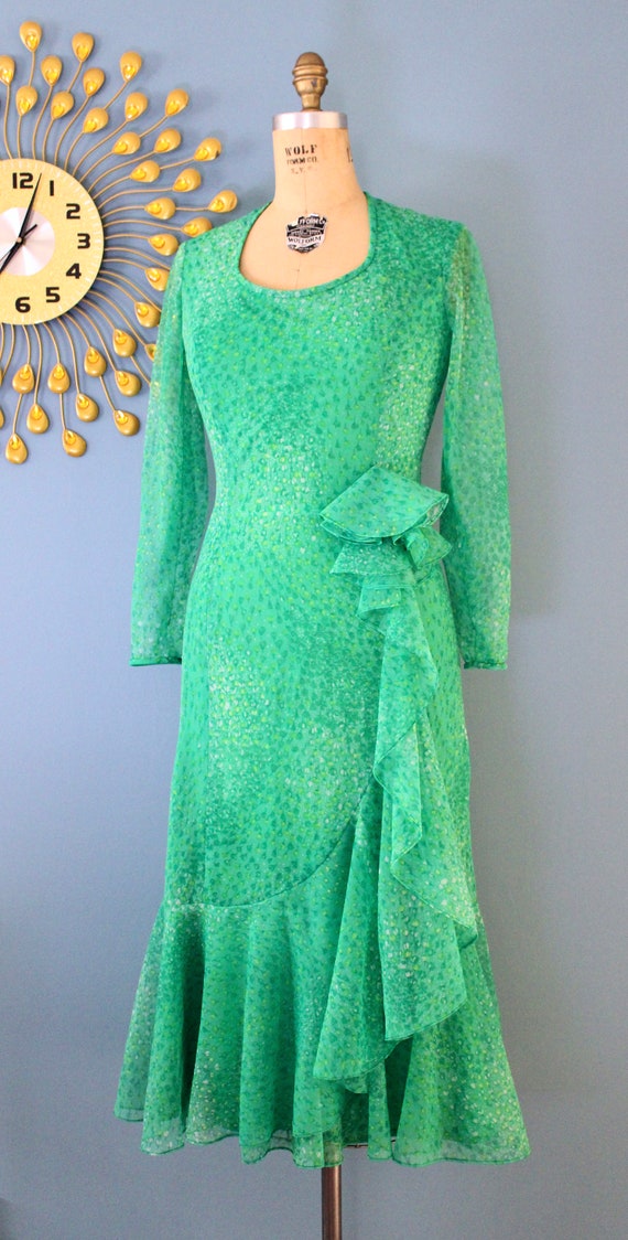 Vintage 1970s Green Midi Dress with Waterfall Ruf… - image 4