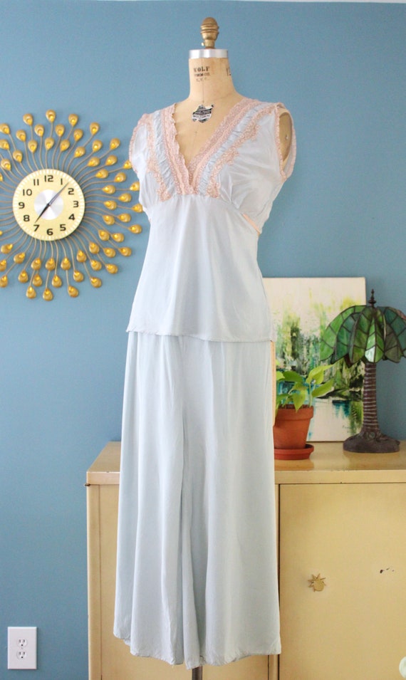 Vintage 1930s/1940s Blue Rayon 2pc. Pajama Set wi… - image 3