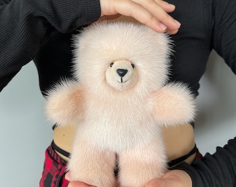 Blasser Pfirsich Handgefertigter Echter Nerz Teddybär, Luxus Andenken Geschenk, Einzigartiges Sammlerstück Plüschtier, Elegantes Dekor oder Sentimentale Geschenkidee