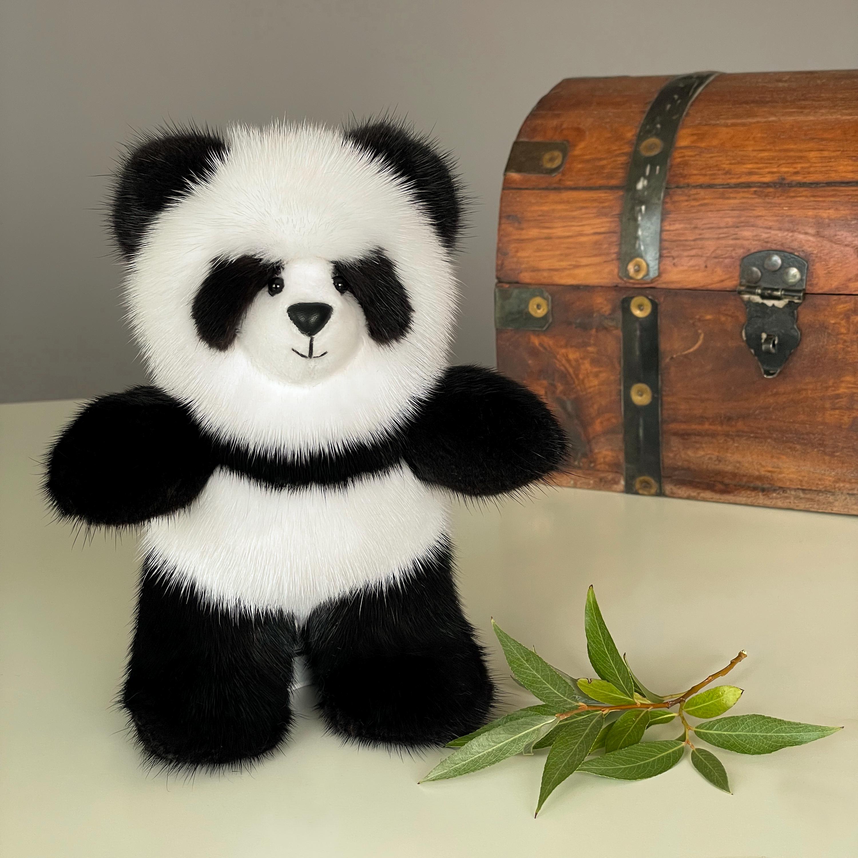 Entzückender Panda mit echtem Nerzfell, Kuscheltier - Perfektes Geburtstagsgeschenk für Panda-Liebhaber, Handgefertigtes Spielzeug