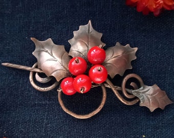 Red Berry Shawl Pin - Holly Hair Clip With Coral Beads - Holly Jewelry - Bright Brooch - Ilex Woman Fibula -  Hair Pin - Copper Scarf Pin