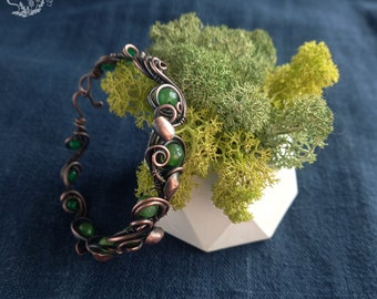 Chalcedony and Agate Mushroom Forest Wired Copper Bracelet - Art-Nouveau Biju - Ocean Wave Wrap Biju - Copper Wire-Wrap Bracelet