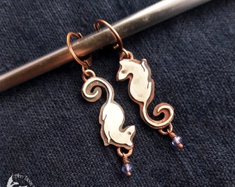 Boucles d’oreilles en cuivre et en argent allemand avec perles de tanzanite - Boucles d’oreilles asymétriques en rat - Boucles d’oreilles en cuivre faites à la main - Cadeau d’amant pour animaux de compagnie