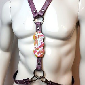 Y leather harness in Pink Camouflage metallic with sequin