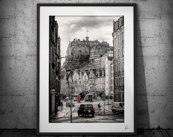 Edinburgh print, Edinburgh castle print, Scotland gifts, Travel art print, Edinburgh Castle Photography, Black White Photograph, Grassmarket