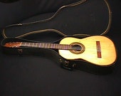 Casa Ricardo Solid Wood Classical Guitar in a Chipboard Case Ready to Play as-is. 1 G
