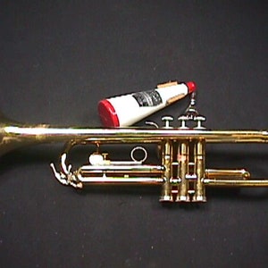 A Holton Collegiate Bb Trumpet with a Straight Mute in it's Original Case & Ready to Play 17 T image 3