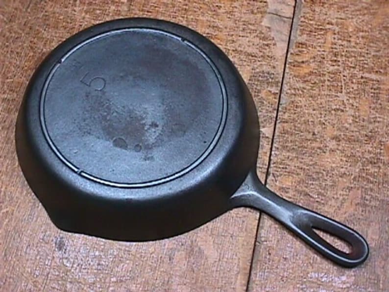 An Antique Cast Iron Skillet Marked with 5 H and has a three Etsy