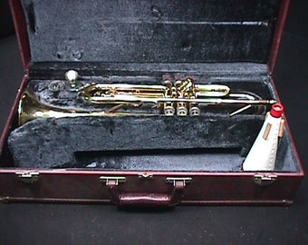 A  U.S.A. Made Holton Collegiate Bb Trumpet in it's Original Case & Ready to Play   25 T