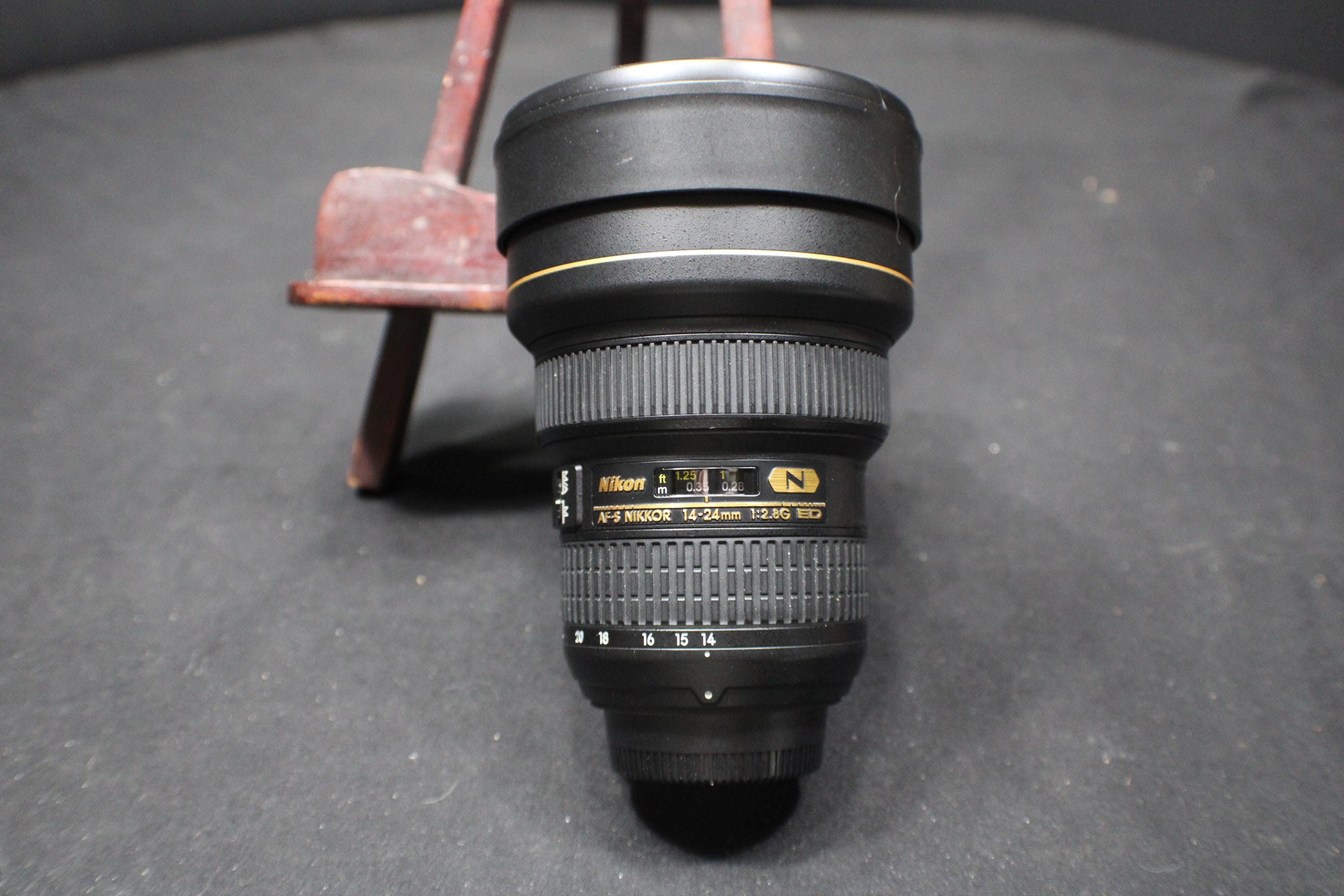 Nikon 24mm F/2.8 - Etsy Nikon 24mm F/2.8 - Etsy