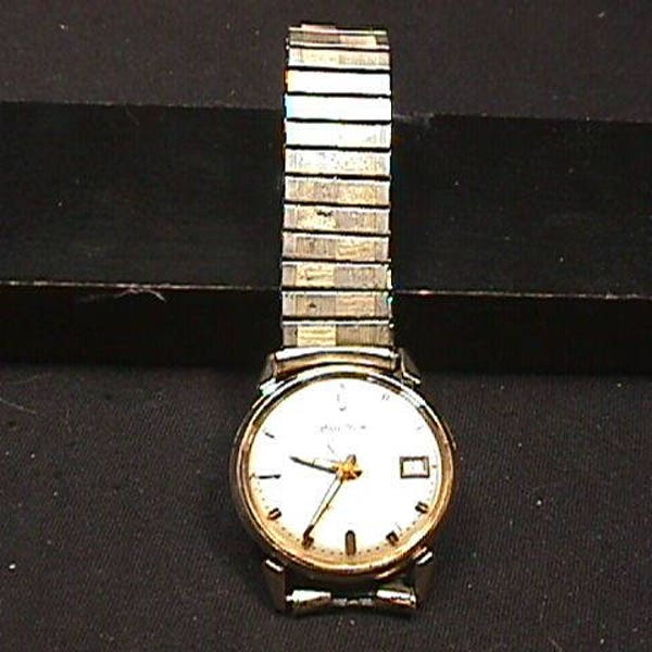 A Vintage Self Winding Bulova 30 Jewel Gold Filled Men's Wristwatch with Date & Large Second Hand Runs but missing it's Stem  # 7