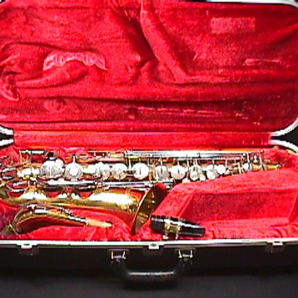 Armstrong Alto Saxophone in it's Original Case as-is   5 S