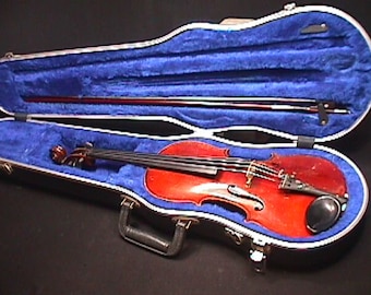 An Antique German (Saxony) Made C.F.Schuster copy of a Vuillaume Full Size 4/4 Violin, Bow & Case Ready to Play as-is   9 V