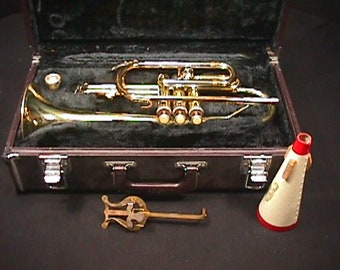 Yamaha Cornet Model YCR-231 in it's Original Case & Ready to Play with Extras   9 T