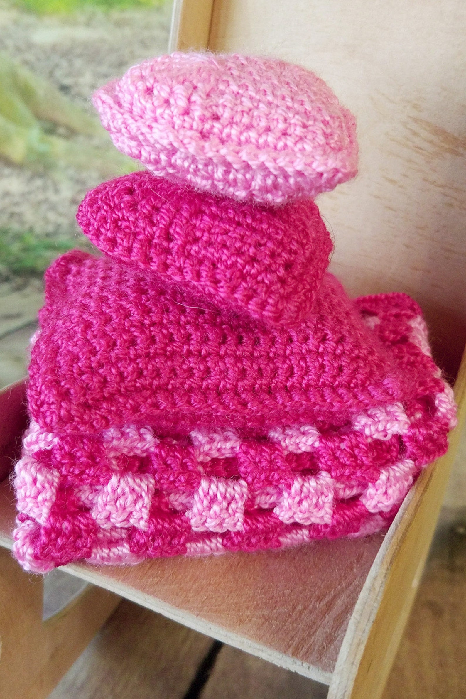 Dollhouse furniture pink bedding set hand crocheted blanket & Etsy