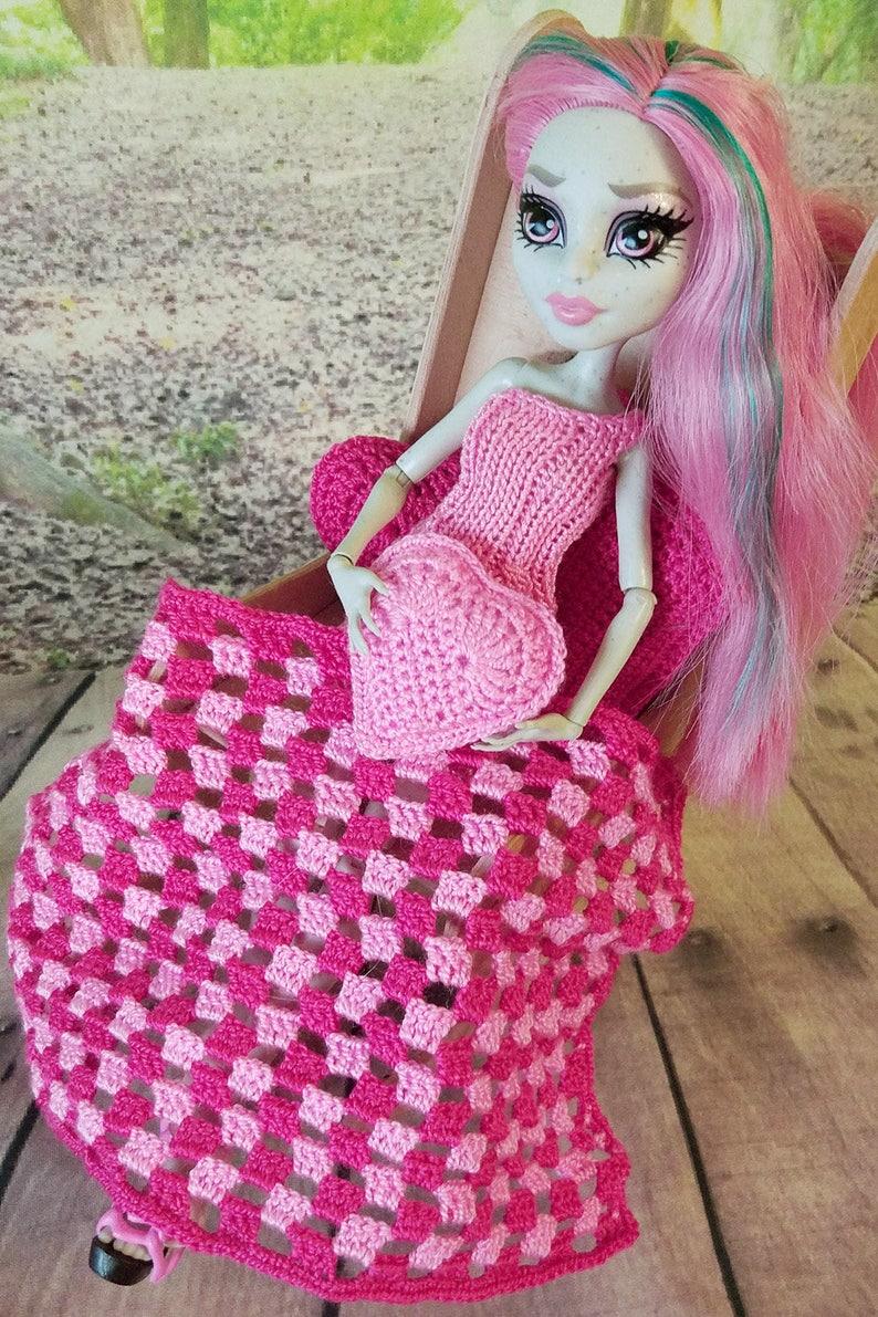 Dollhouse furniture pink bedding set hand crocheted blanket & Etsy