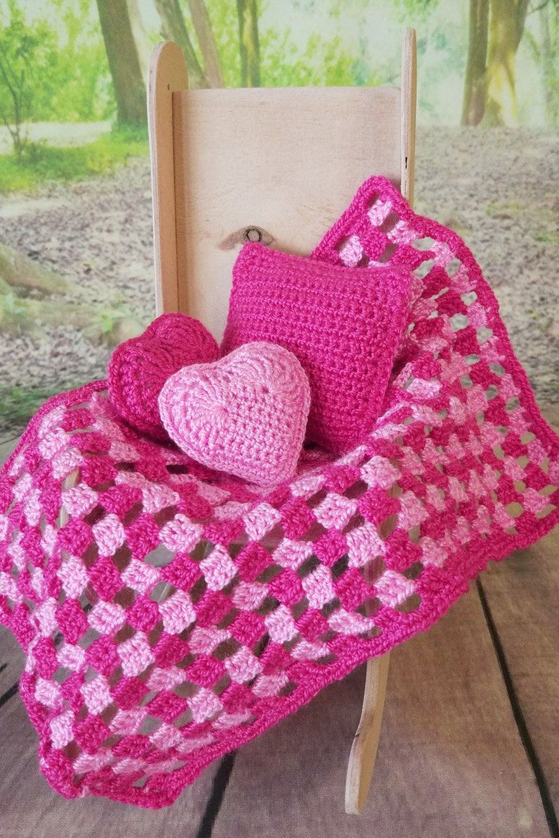 Dollhouse furniture pink bedding set hand crocheted blanket & Etsy