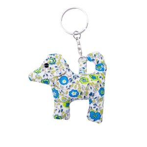 Llavero de perro de comercio justo / Regalo para paseador de perros / Lindo llavero de animal / Llavero de mascota hecho a mano / Pequeño regalo de buzón de agradecimiento / Abalorio para bolso