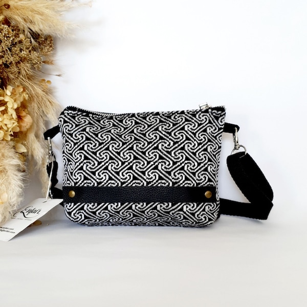 Kleine crossbodytas | Mini Crossbody Telefoontasje | Lichtgewicht Wandeltas | Draagtas van handgeweven stof | Fair Trade handgemaakt cadeau voor haar