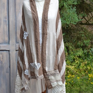 Romantic big cream shawl image 4