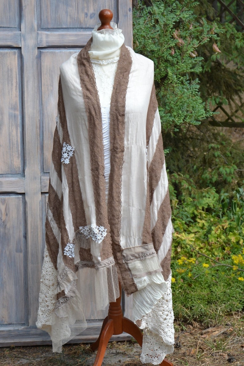 Romantic big cream shawl image 4