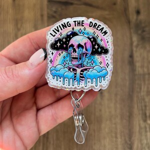 Carrete de insignias con esqueleto llorando Living The Dream / Regalos para enfermeras / Carrete de insignias con purpurina / Carrete de insignias divertido / Enfermería / Trabajador de la salud / RN