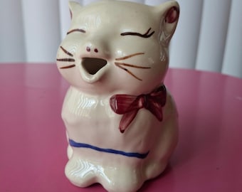Vintage Shawnee Puss n Boots Winking Cat Keramik Gräddkanna USA Krämröd