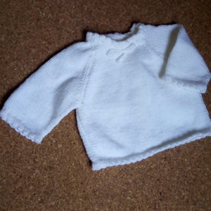 Brassière bébé en laine fait main, gilet de naissance tricoté, blanc ou bleu au choix image 8