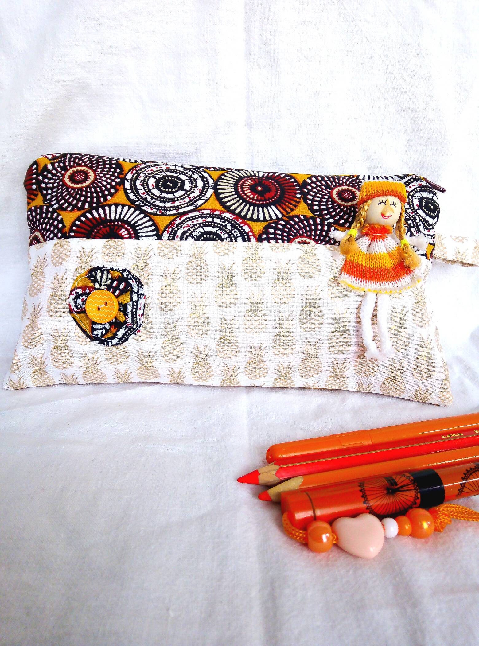 Trousse Plate Tissu Patchwork Grand Format 23 X 14 cm, Poupée Fleur 3D Déco Relief, Pièce Unique Cre