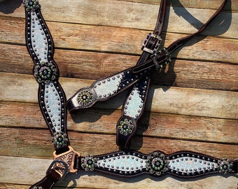 White Glitter with Black Gator Tack Set