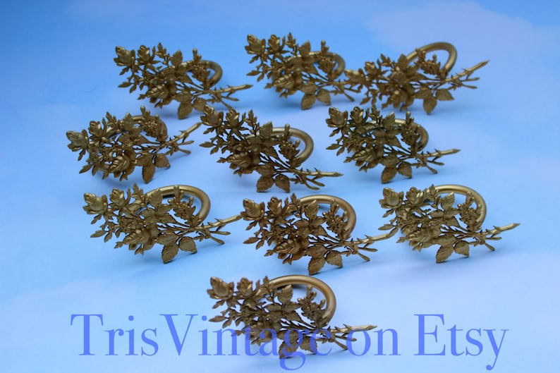 Set of 10 Vintage Gold Toned Metal Bouquet of Roses Napkin Rings ~ Table Setting ~ Napkin Rings ~ Gold Toned Napkin Rings ~ Napkin Rings Set