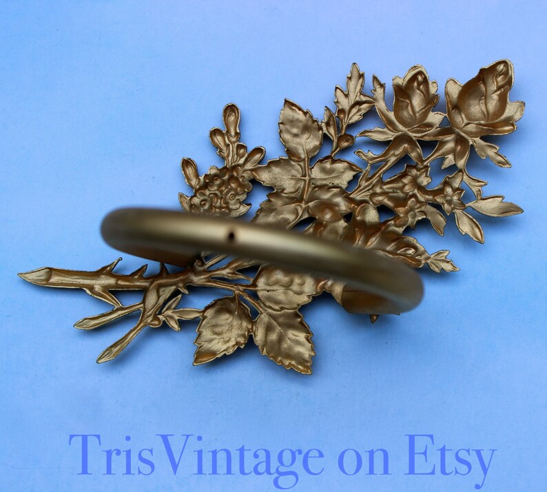 Set of 10 Vintage Gold Toned Metal Bouquet of Roses Napkin Rings ~ Table Setting ~ Napkin Rings ~ Gold Toned Napkin Rings ~ Napkin Rings Set